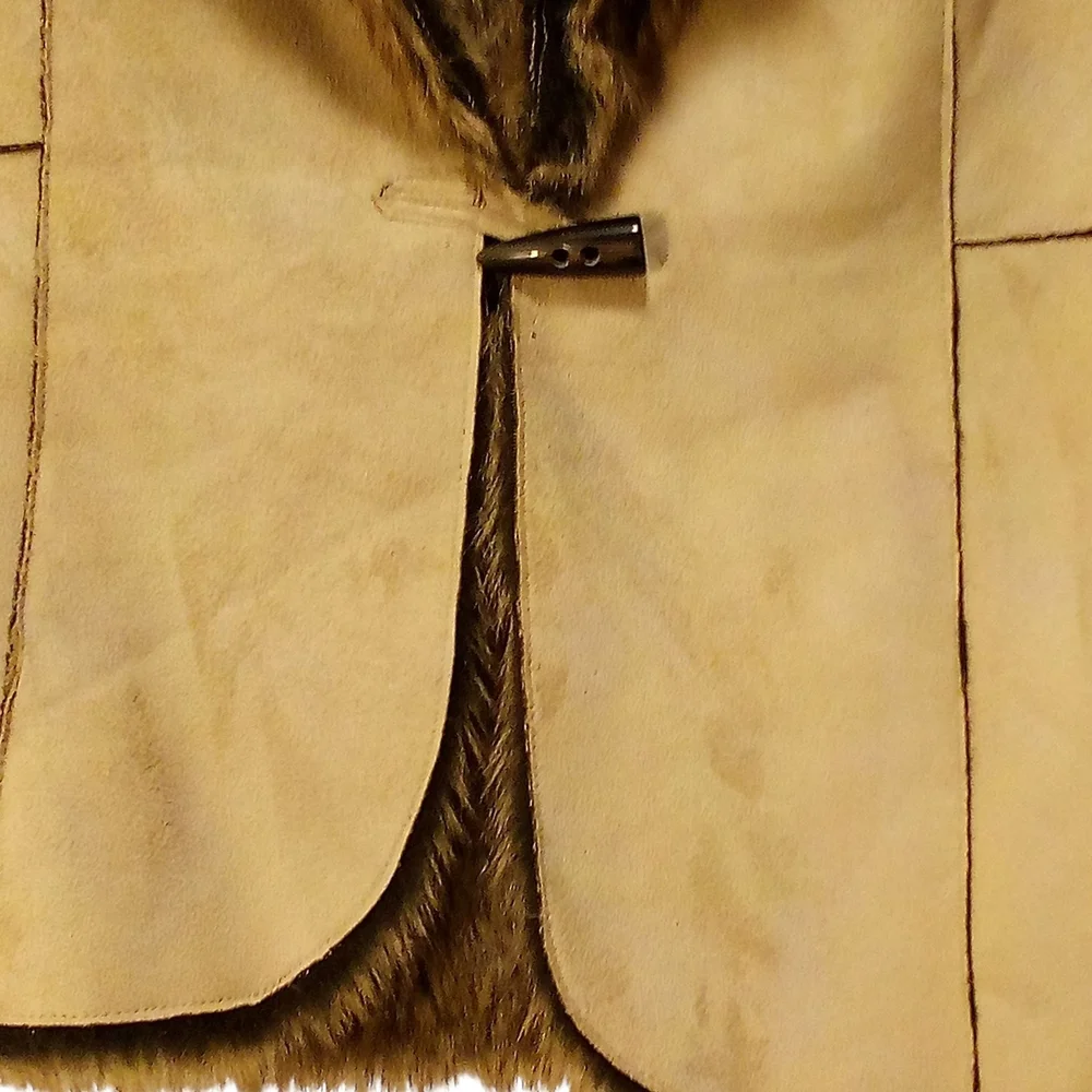 Fever -Vintage Faux Fur, Full Vest Polyester Suede, Size L Tan, 1 Button Closure - Picture 8 of 16